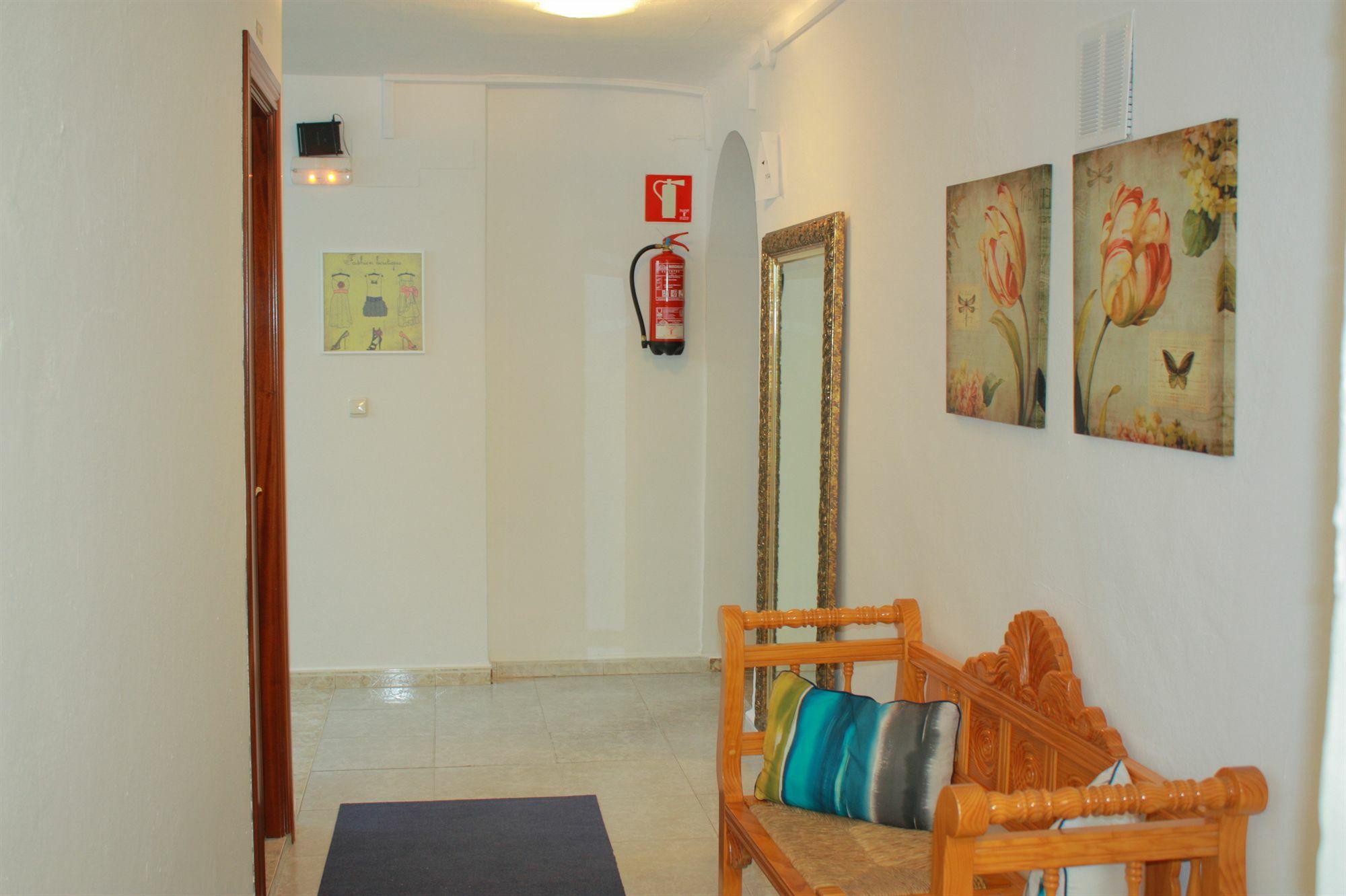 Hotel Toril أنتيكيرا المظهر الخارجي الصورة