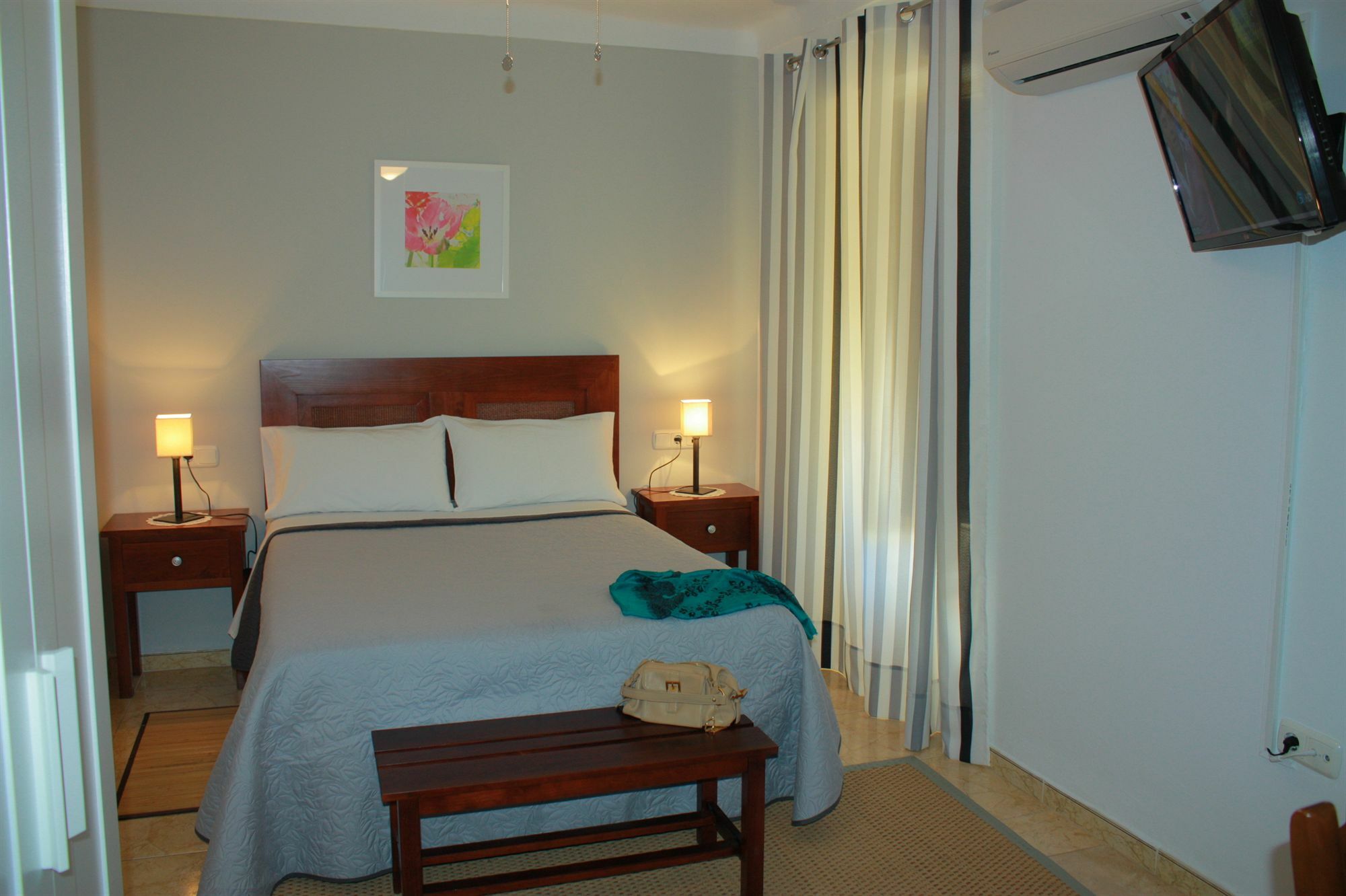 Hotel Toril أنتيكيرا المظهر الخارجي الصورة