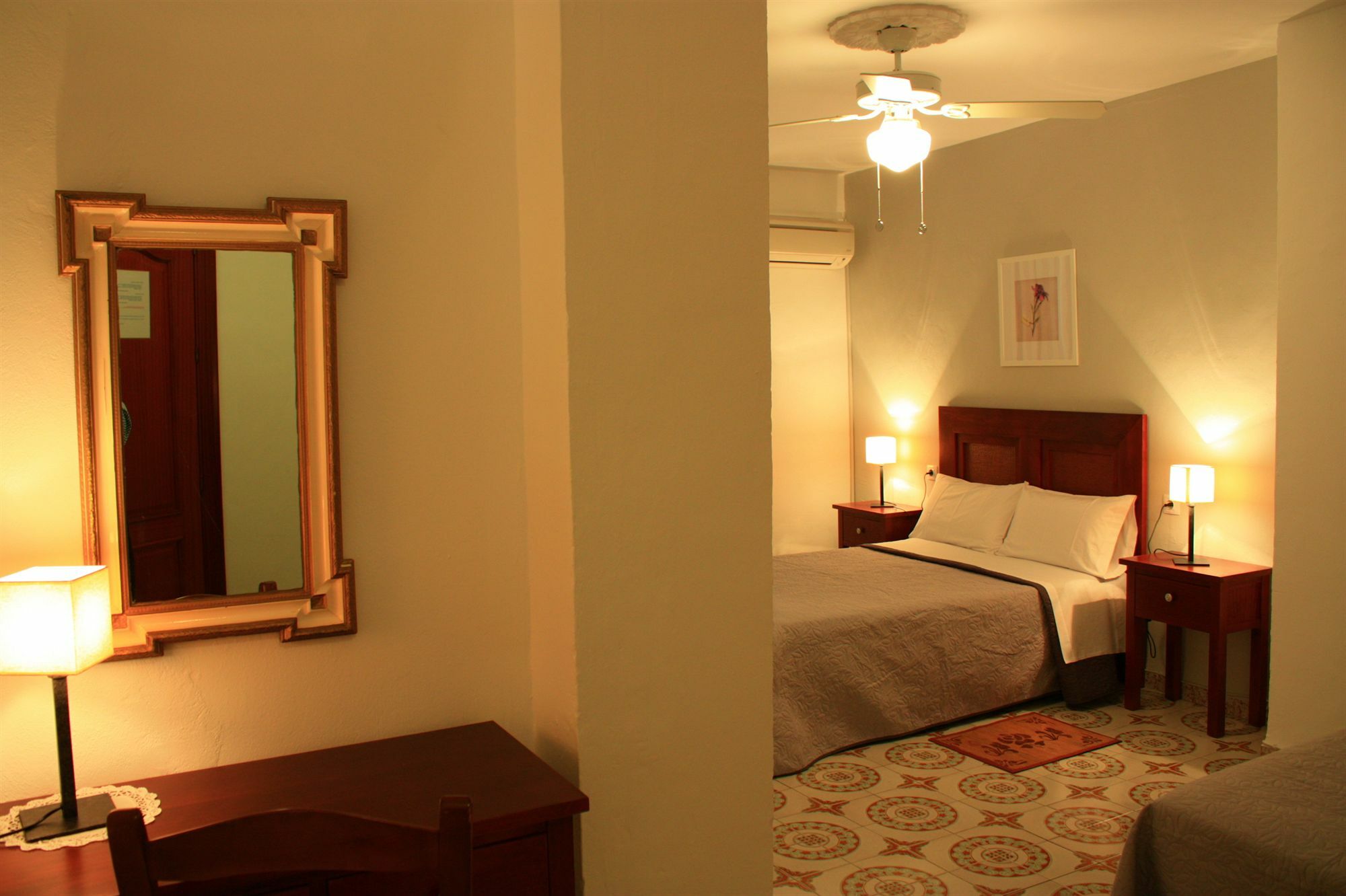 Hotel Toril أنتيكيرا المظهر الخارجي الصورة