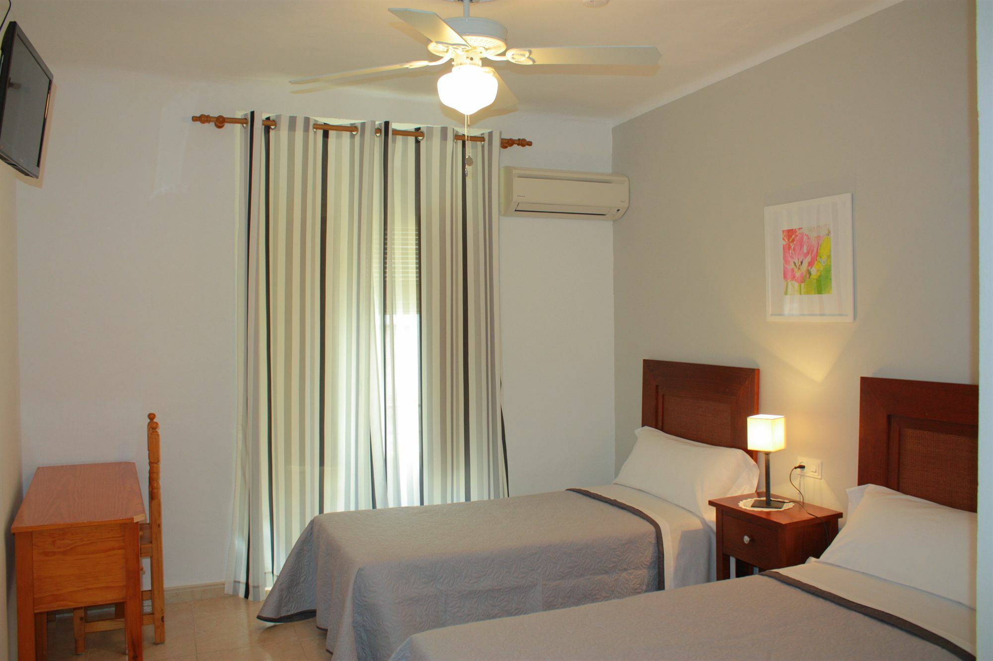 Hotel Toril أنتيكيرا المظهر الخارجي الصورة