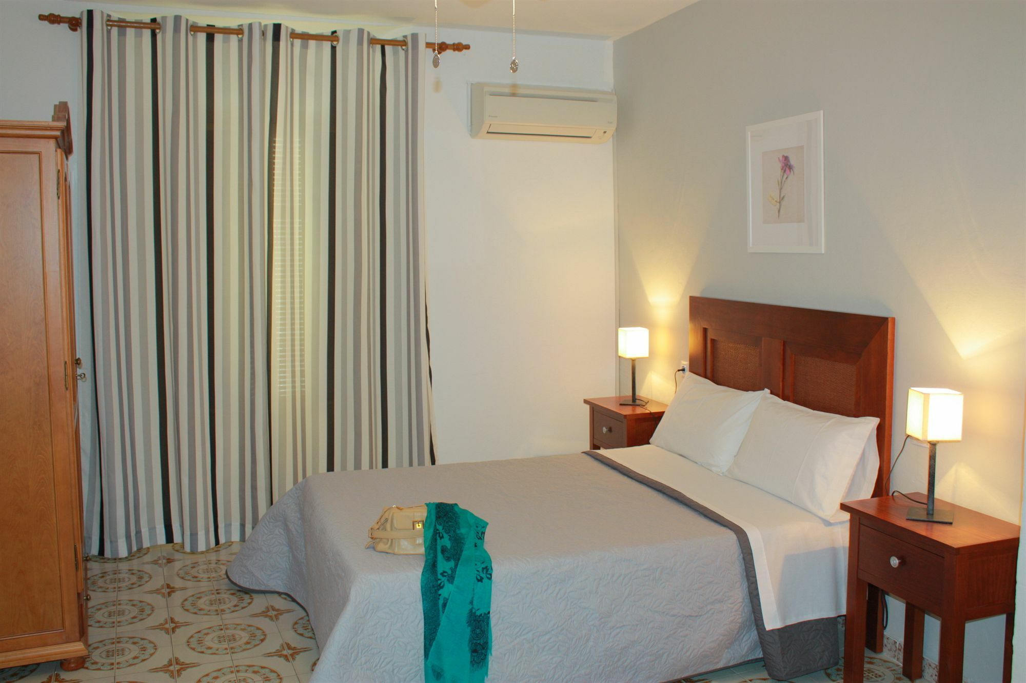 Hotel Toril أنتيكيرا المظهر الخارجي الصورة