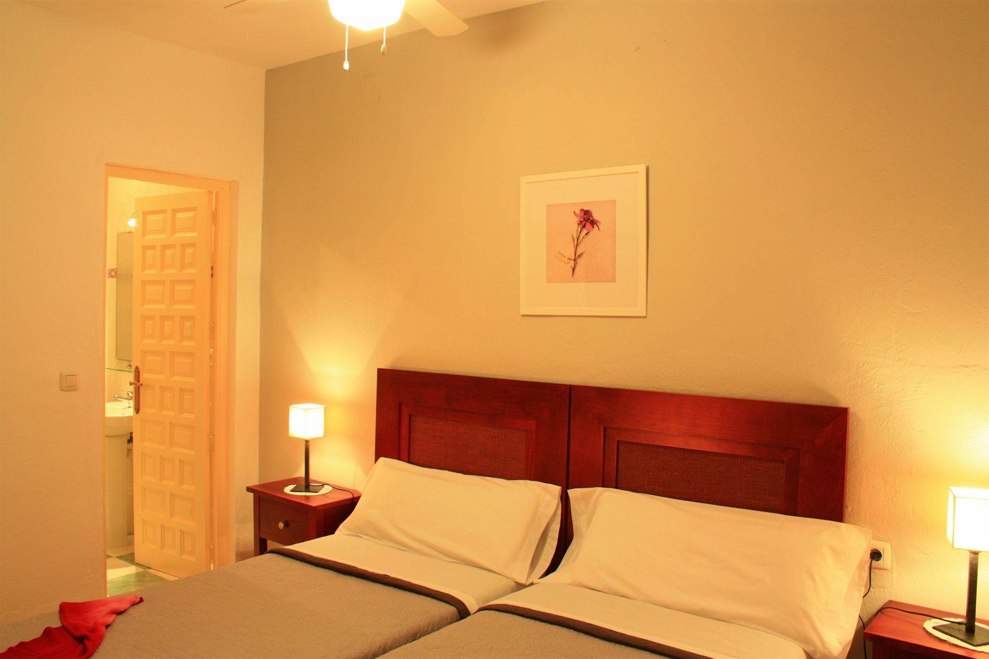 Hotel Toril أنتيكيرا المظهر الخارجي الصورة